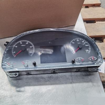 Sinotruk Howo Truck Zapasowy przyrząd kombinowany WG9716582211/1